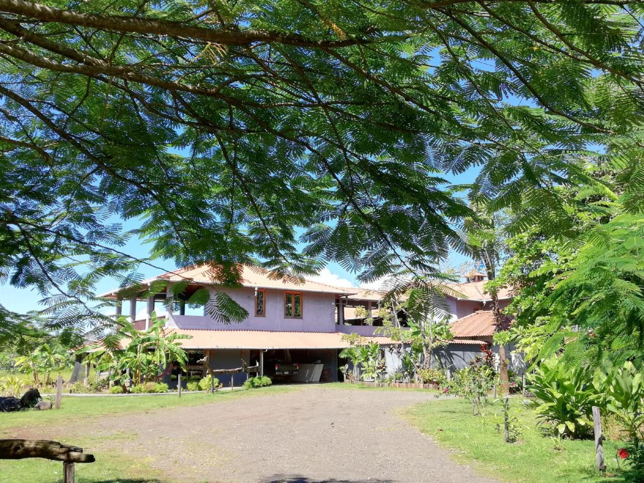 Punta Duarte Garden Inn Los Duarte エクステリア 写真
