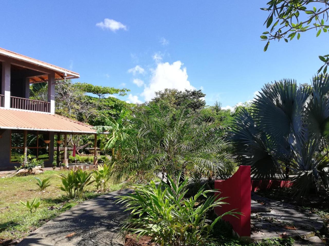 Punta Duarte Garden Inn Los Duarte エクステリア 写真